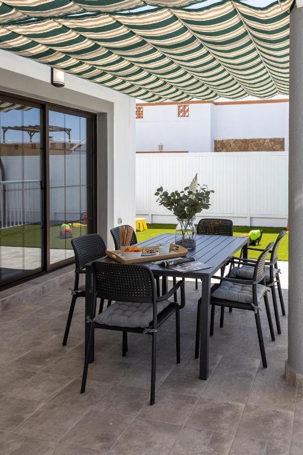 Ideal For Family Holidays, Near Beach And Golf- Casa James La Guirra 외부 사진